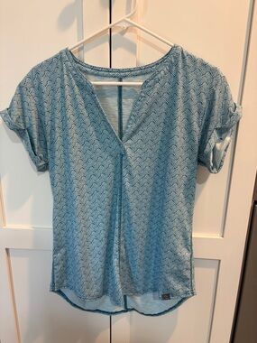L.L. Bean Teal Patterned Short Sleeve V-Neck Top